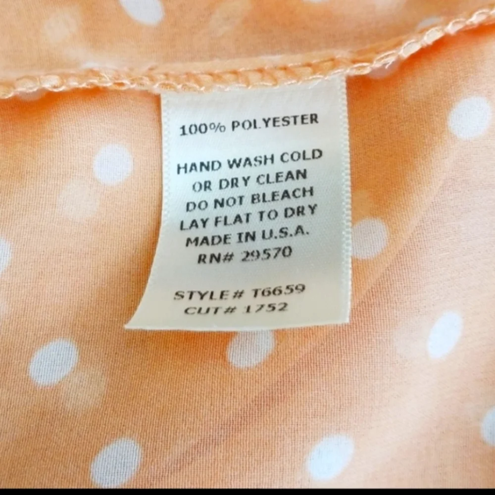 Sheer peach chiffon blouse with white polka-dots. Pearl and gold buttons. Size L - Picture 12 of 12